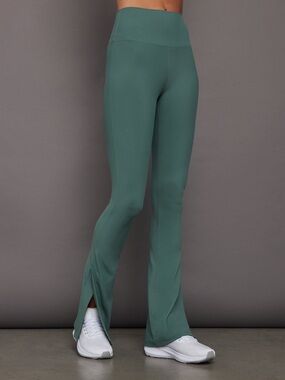 CARBON38 Split Bootcut Legging in Melt Silverpine Size Small